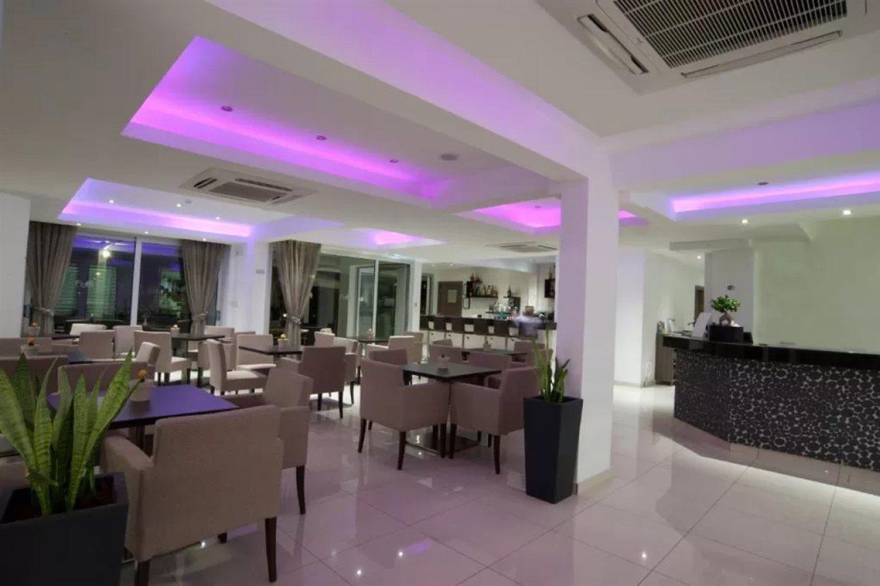 Frixos Suites Hotel Apts Voroklini Ngoại thất bức ảnh