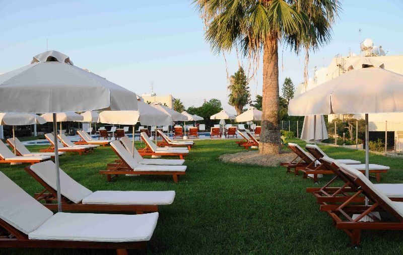 Frixos Suites Hotel Apts Voroklini Ngoại thất bức ảnh